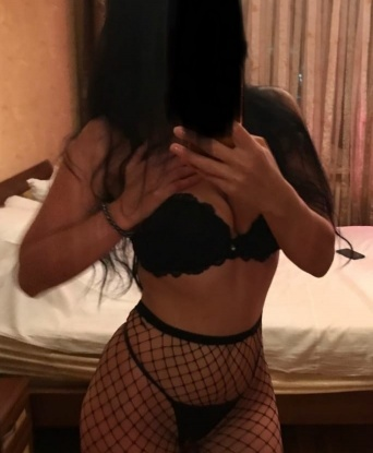 У меня опыт, который позволяет мне доставлять наслаждение и удовлетворение каждой клеточке твоего тела. В Москве я нахожусь, и здесь я могу пригласить тебя к себе в гости или встретиться с тобой в уютном отеле. У меня есть фото, чтобы ты смог оценить всю мою красоту и сексуальность. Я гарантирую тебе полное удовлетворение и незабываемые эмоции. Среди моих услуг индивидуальный подход, классический секс, оральные ласки, анальный секс, массаж и многое другое. Мои клиенты оставляют восторженные отзывы, и я готова подарить тебе незабываемые моменты нашей встречи. Доверься моим магическим рукам и язычку, и ты не пожалеешь, что выбрал меня. Жду твоего сообщения, милый 😘. 512, 36 лет